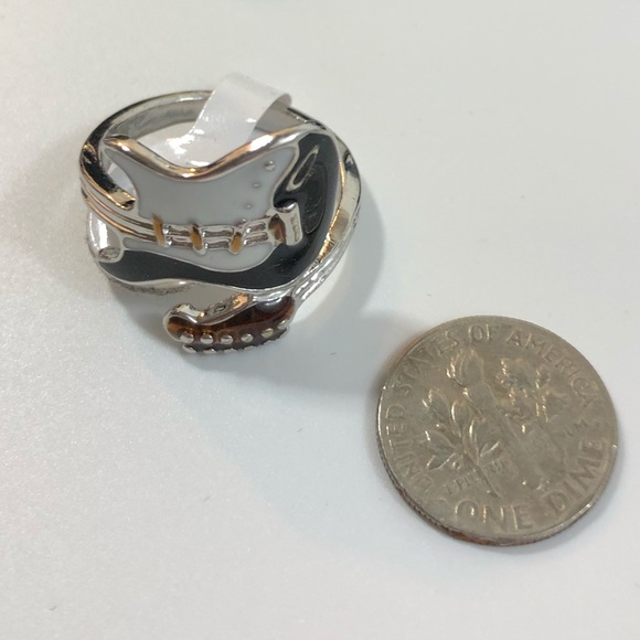 Guitar 🎸 Wrap Ring Unisex NWT Thumb Size 8 - Picture 3 of 4
